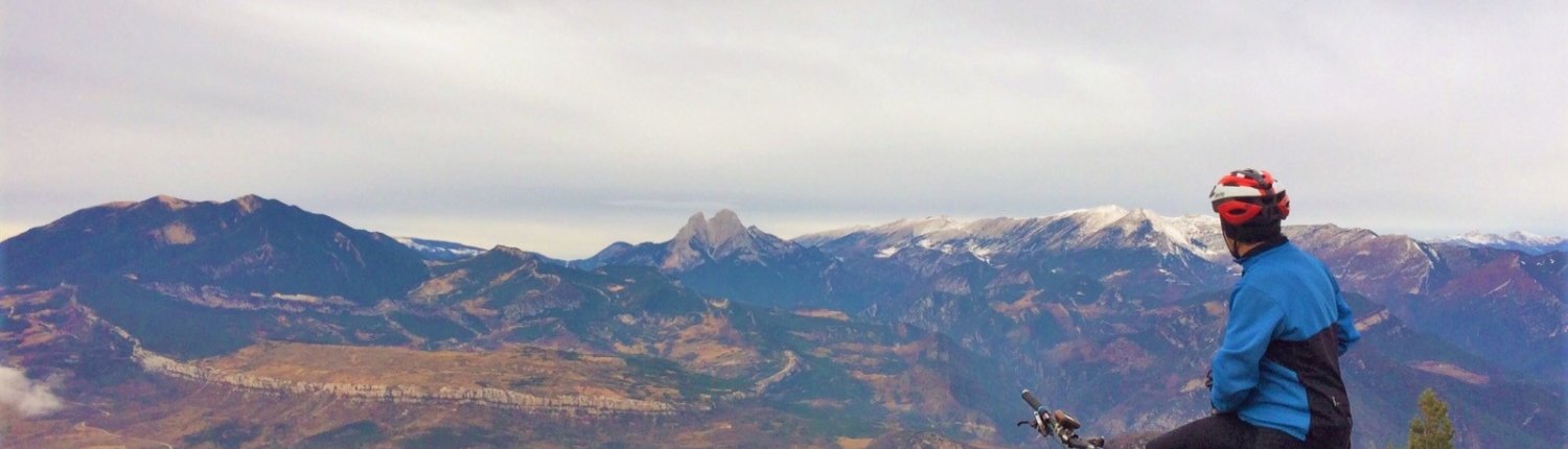 Vistes d'Ensija, el Pedraforca i el Cadí