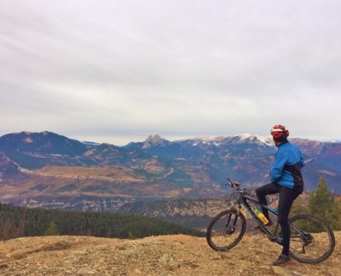 Vistes d'Ensija, el Pedraforca i el Cadí